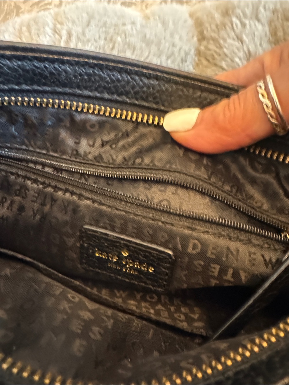Kate Spade New York, specifically the Chester Street Dessi crossbody model - Picture 9 of 10